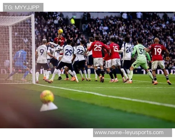 西蒙斯6500万欧元加盟热刺后状态低迷引发球迷和媒体广泛质疑