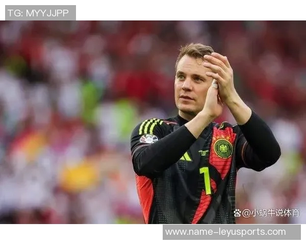 诺伊尔在对阵巴黎的欧冠比赛中展现出色长传能力创下新纪录 诺伊尔在对阵巴黎的欧冠比赛中展现出色长传能力创下新纪录